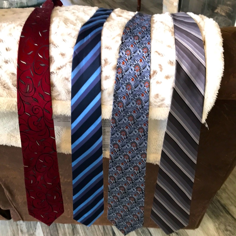 4 100% SILK TIES LOT OF FOUR ASSORTED COLORS SEE PICS